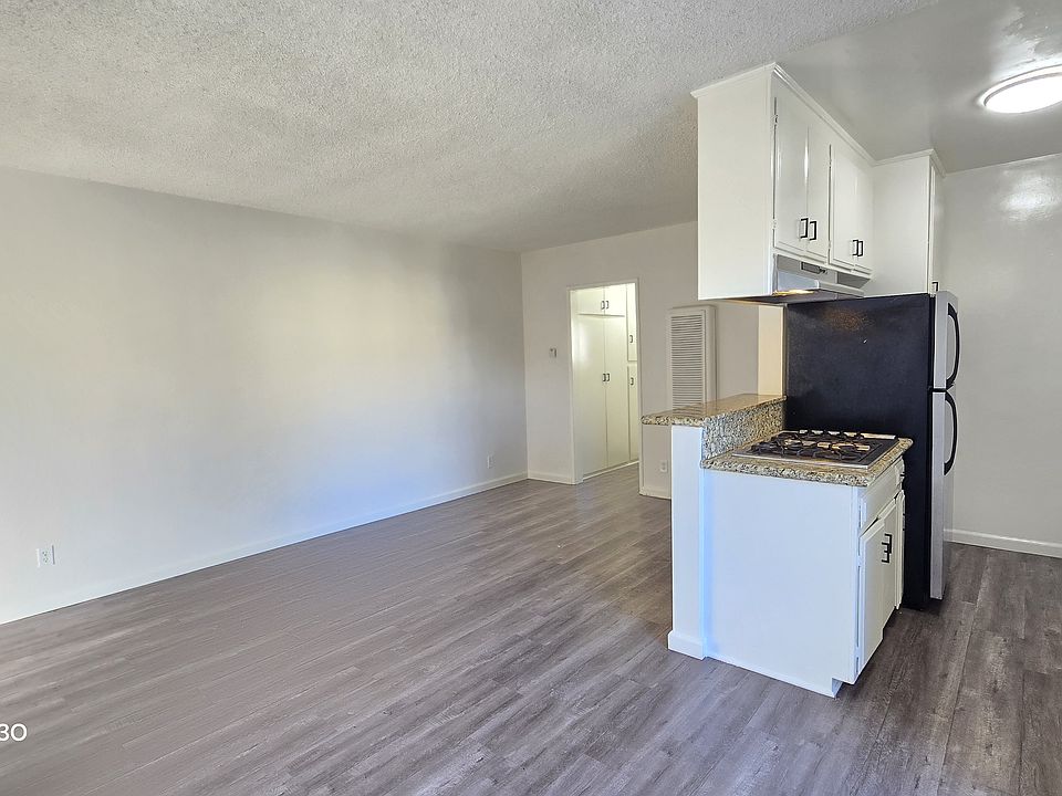 1st image of 11657 Iowa Ave #7
