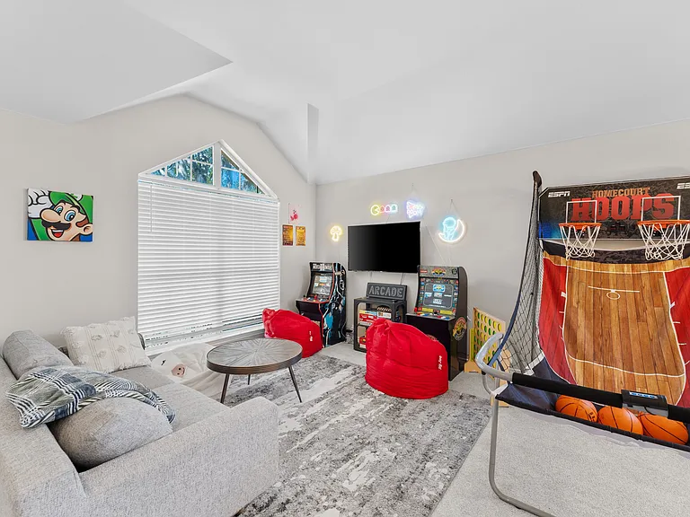 11350 Balcones Dr — Photo 46