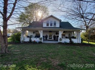 127 17th St NW, Hickory, NC 28601