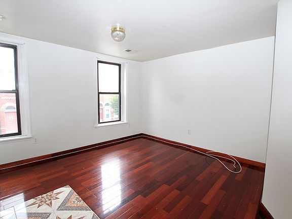2nd image of 1342 Ellsworth St Floor 2