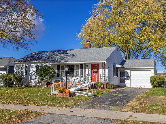 2nd image of 472 Barry Rd