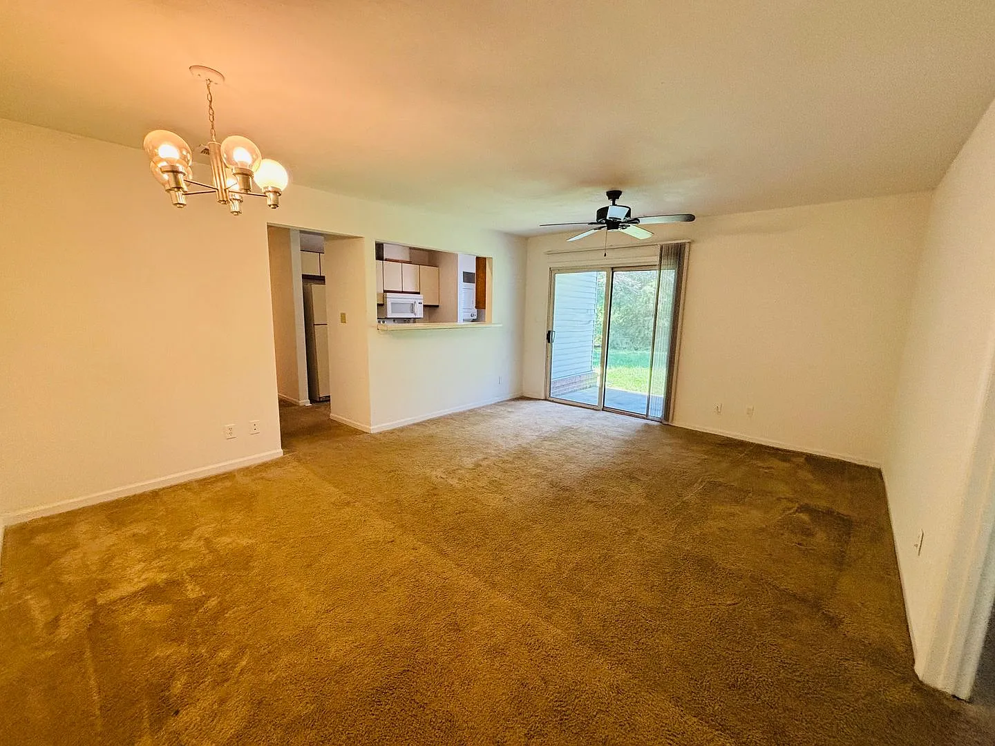 4 Bedroom, 2 Bath Condo — Photo 4