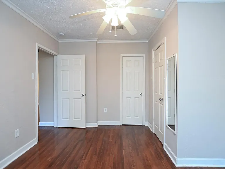 2003 McClendon St #4 — Photo 7