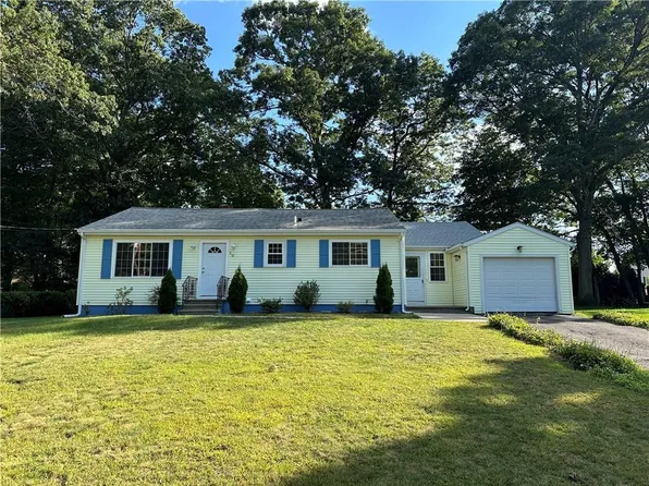 10 America St, Cumberland, RI 02864