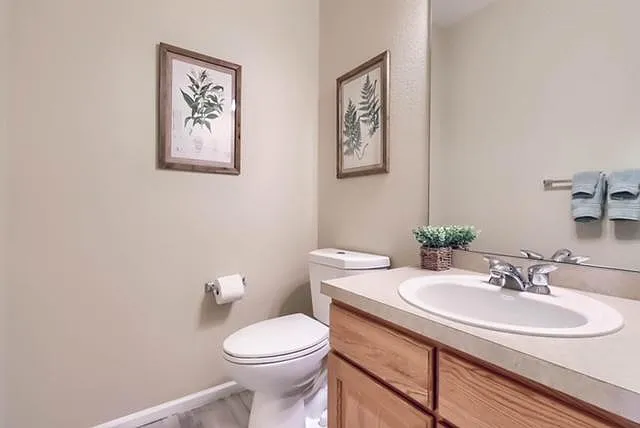 7474 W Saratoga Pl — Photo 2