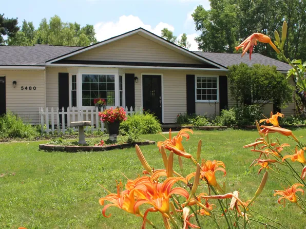 5480 Independence Colony Rd, Grand Blanc, MI 48439