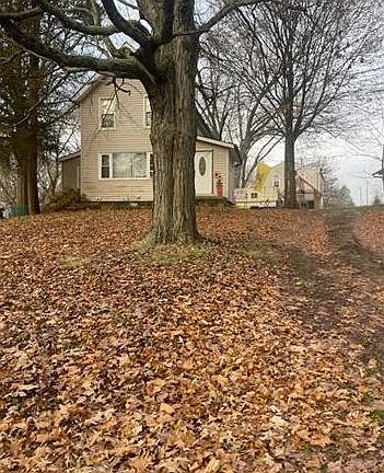 2nd image of 179 24th St SE