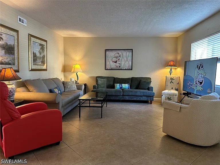 4633 Bayshore Dr #M2 — Photo 3