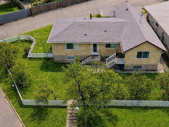 2nd image of 7012 SW Bowness Rd NW