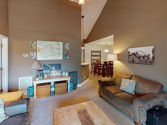 5th image of 623 Wyndhurst Dr Unit 301
