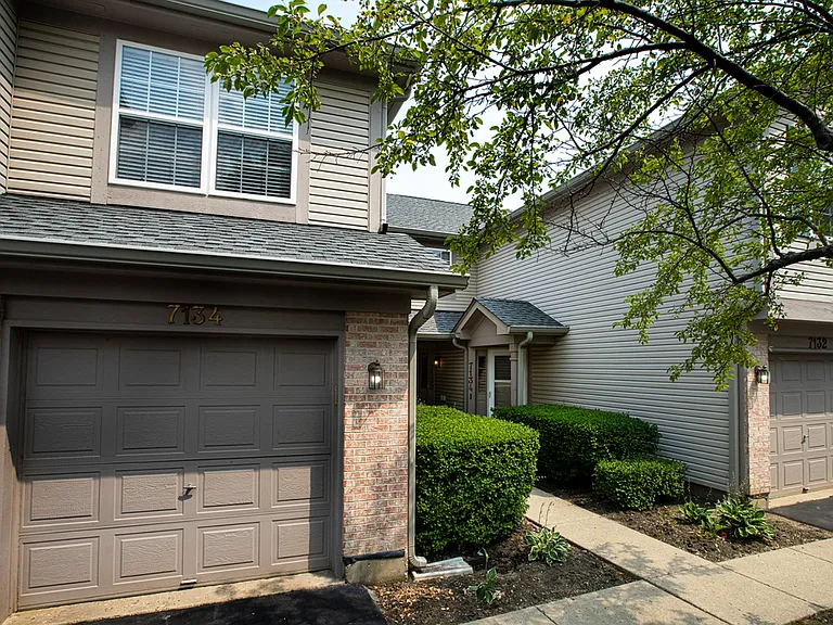 7134 S Stratton Ln — Photo 2