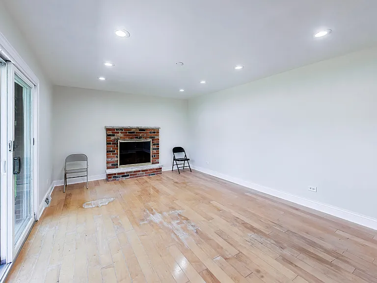 1526 Carrol Ct — Photo 12