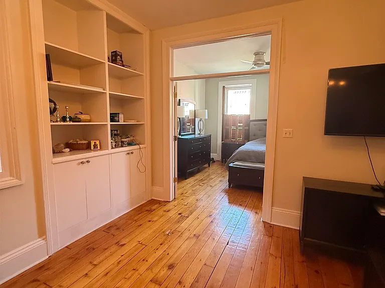 913 Willow Ave #3A — Photo 3