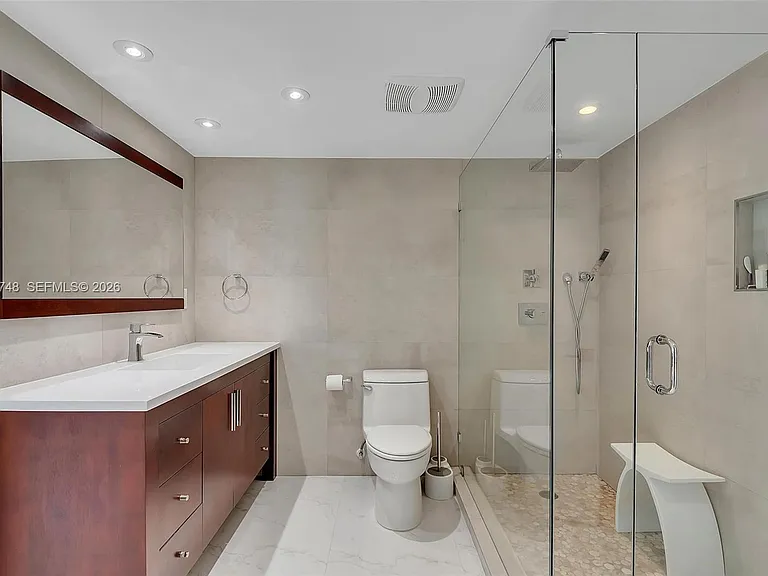 2301 Collins Ave #810 — Photo 15