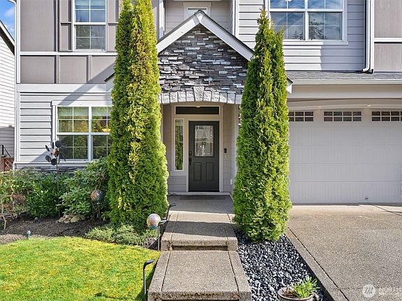 4th image of 19604 142nd Street E