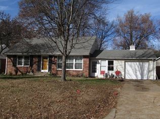 1113 Mozart Dr, Saint Louis, MO 63122