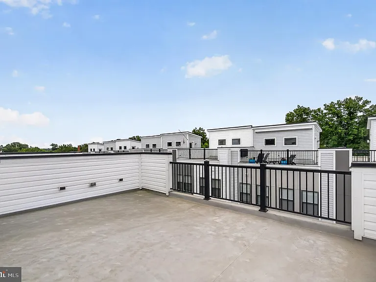 1013 S Taylor Ct — Photo 23