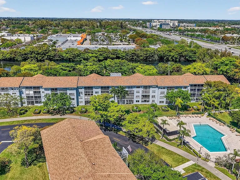 12500 SW 5th Ct #109M — Photo 39