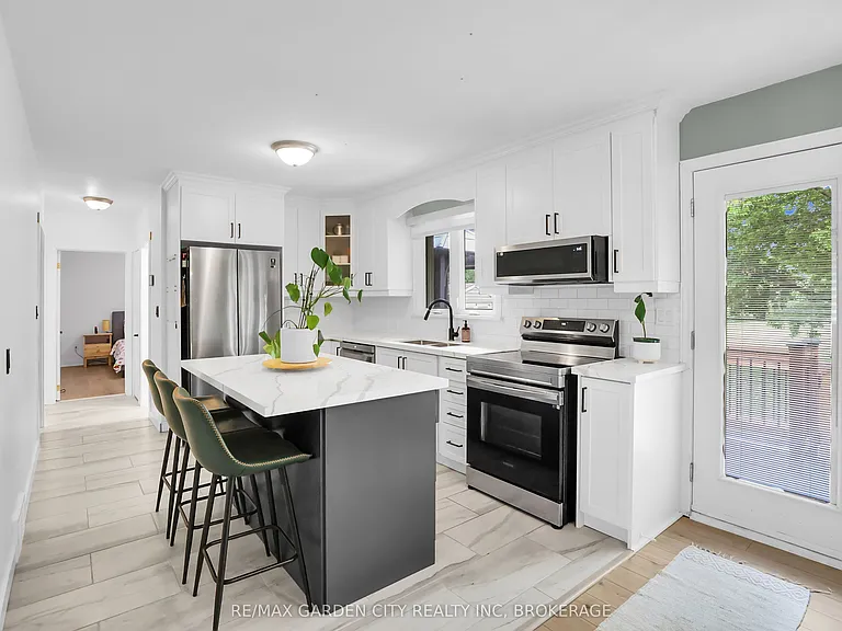 18 Wakil Dr #1 — Photo 8