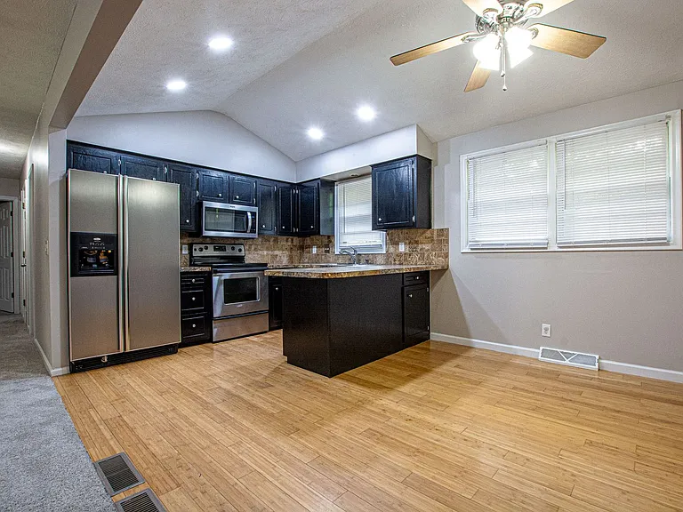9123 Berry St — Photo 5