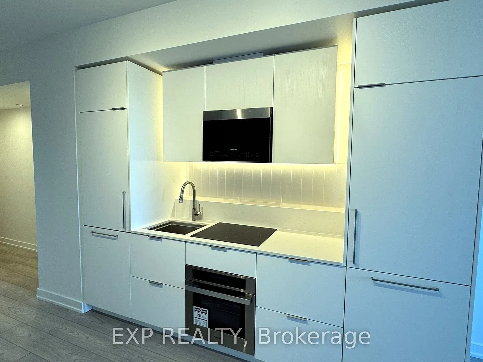 Alba Condos — Photo 3