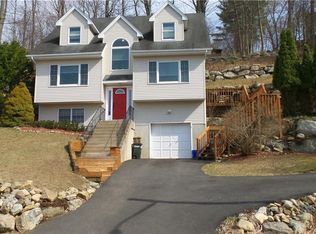 33 Aspen Rd, Sloatsburg, NY 10974