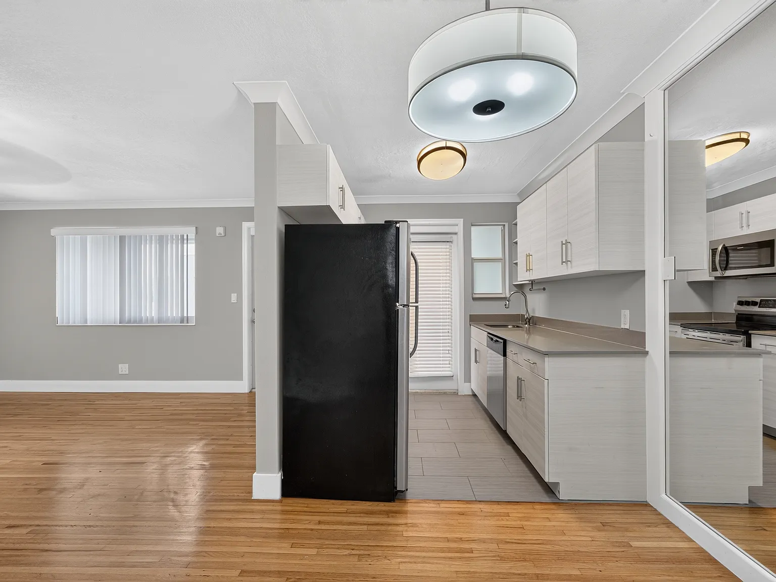 216 Calabria Ave. - 11 — Photo 4