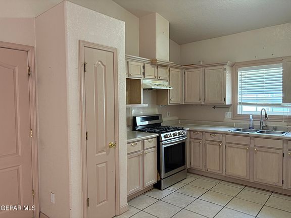 5th image of 8400 Mercury St
