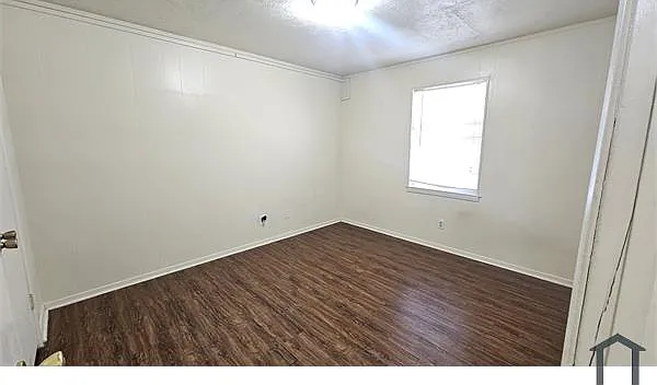 2420 Louise St #12 — Photo 10