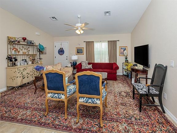 4th image of 10414 Waterford Ave