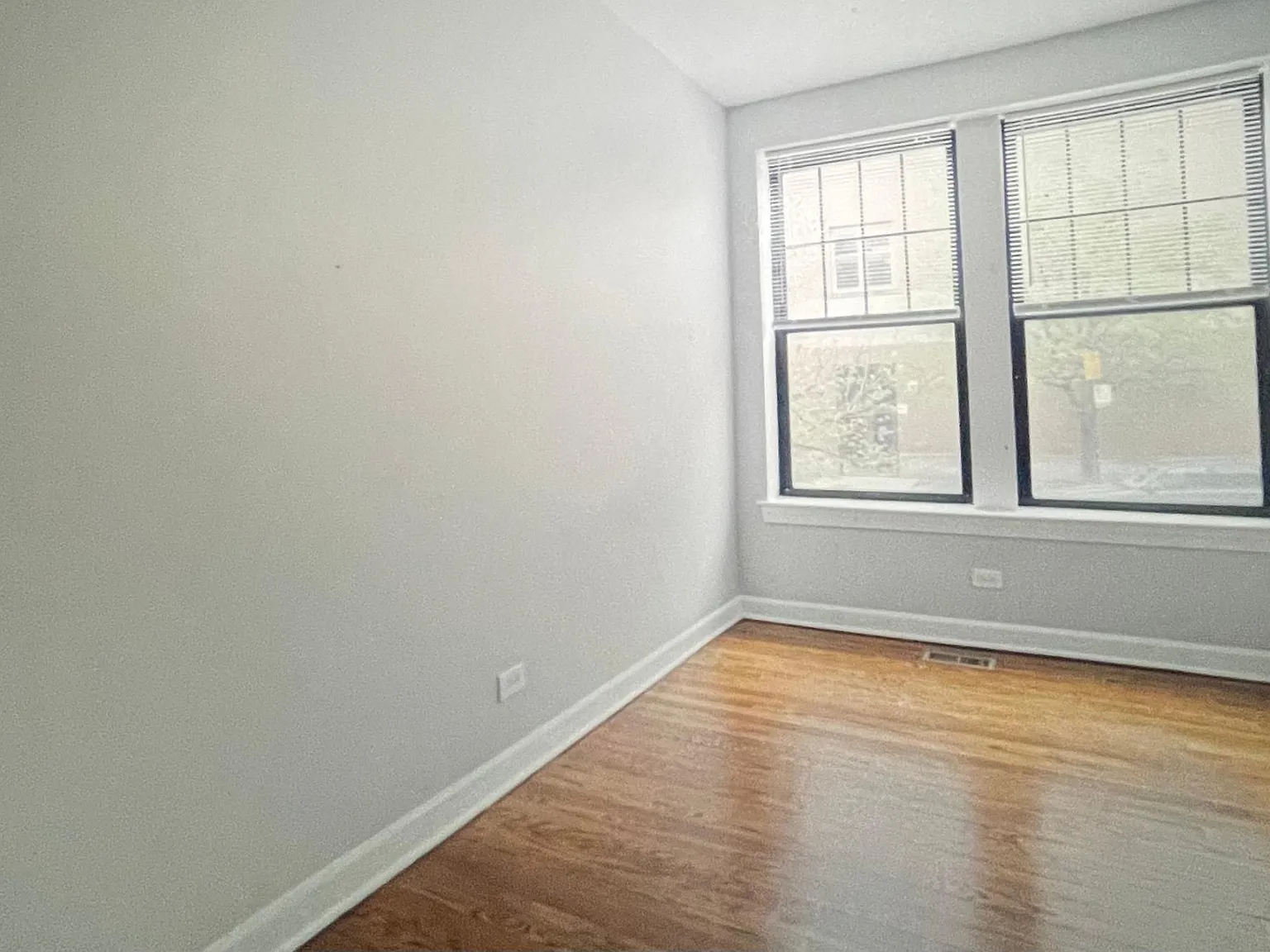 4 bed, 1.5 bath, 1300 sqft, $2,850 — Photo 3