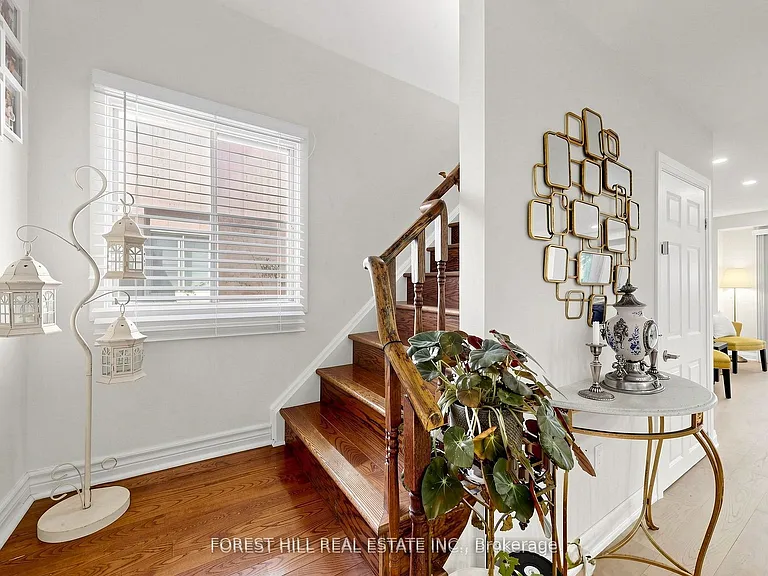 44 Lund St N #MAIN SECOND — Photo 16
