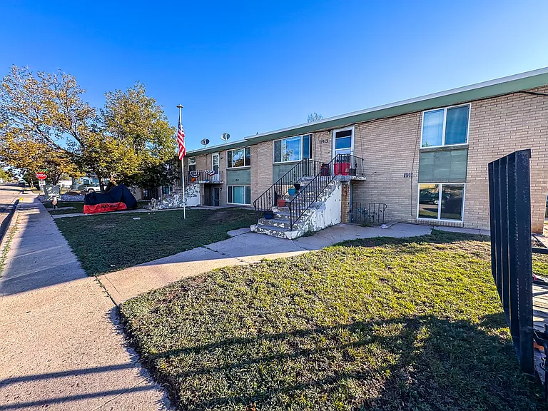 1911 Hugur Ave