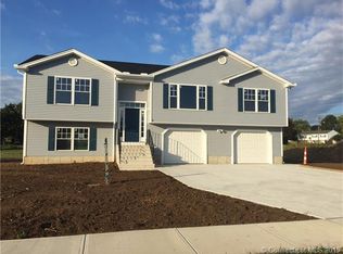 4 Cordone Cir, West Haven, CT 06516