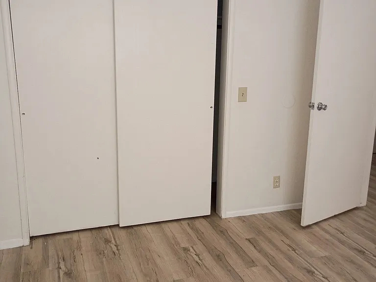 402 S Dearing Ave #103 — Photo 4