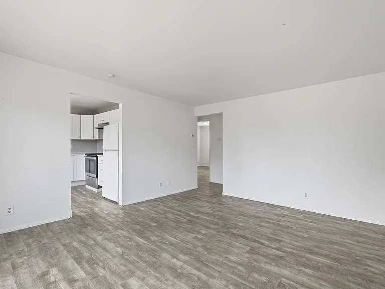 Towne Apartments — Photo 24