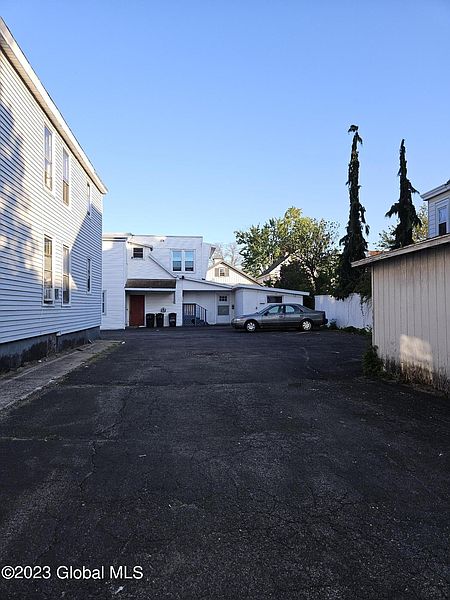 3rd image of 814 Genesee Street