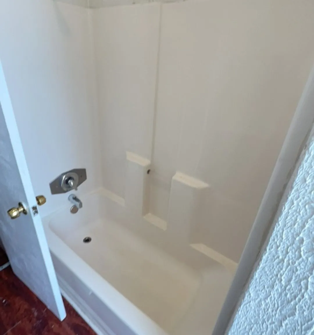 3 bed, 1.0 bath, 1000 sqft, $1,495 — Photo 4