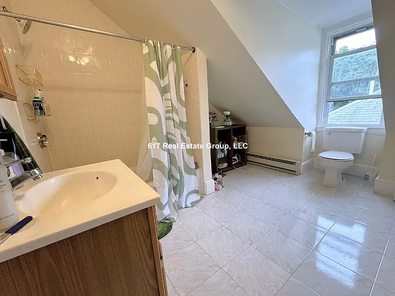 212 Freeman St #2B — Photo 9