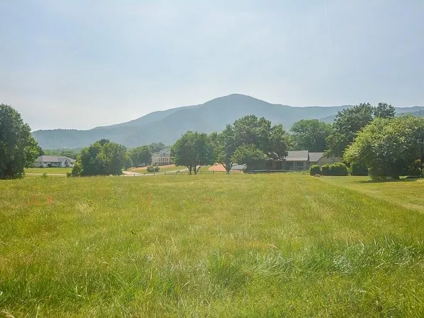 6 Gilland Dr, Sevierville, TN 37862