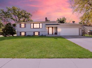 5000 Bristol Ct, Carpentersville, IL
