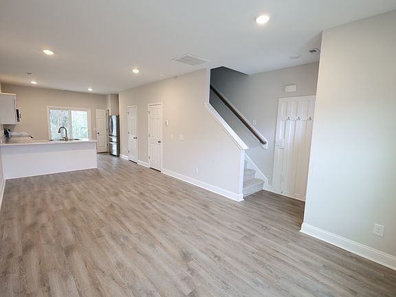 2nd image of 173 Loren Rd