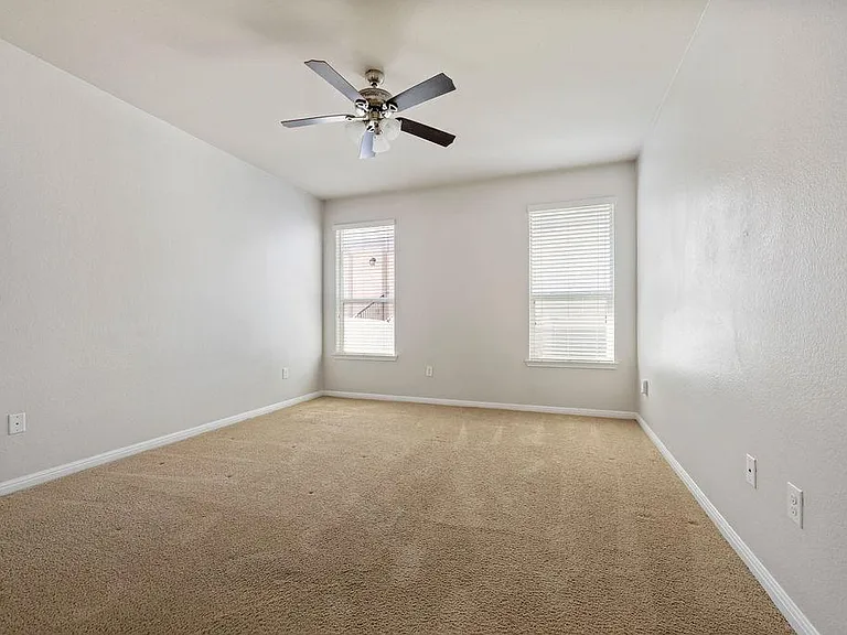 711 Katmai Cir — Photo 27