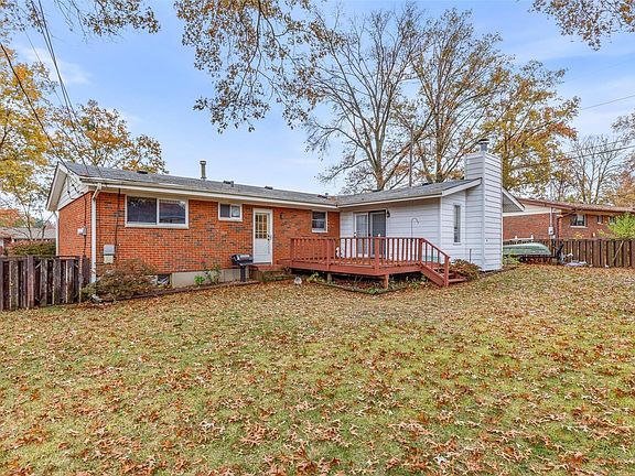 4th image of 2811 Woodbury Dr