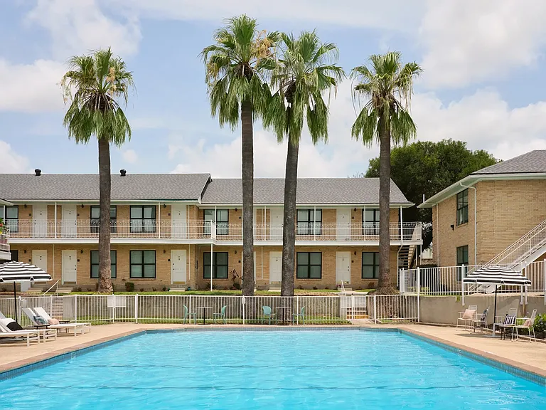 Tara Apartments — Photo 18