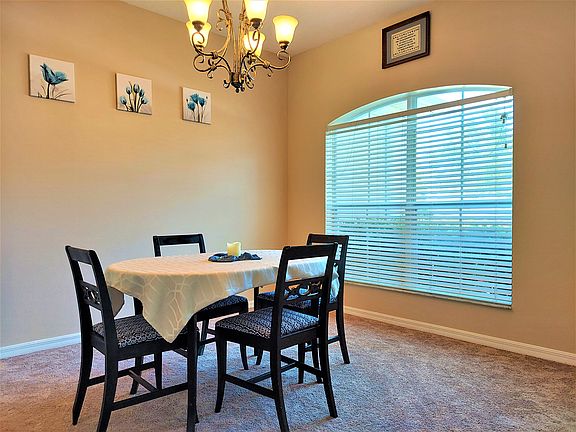 5th image of 342 Courtlea Park Dr