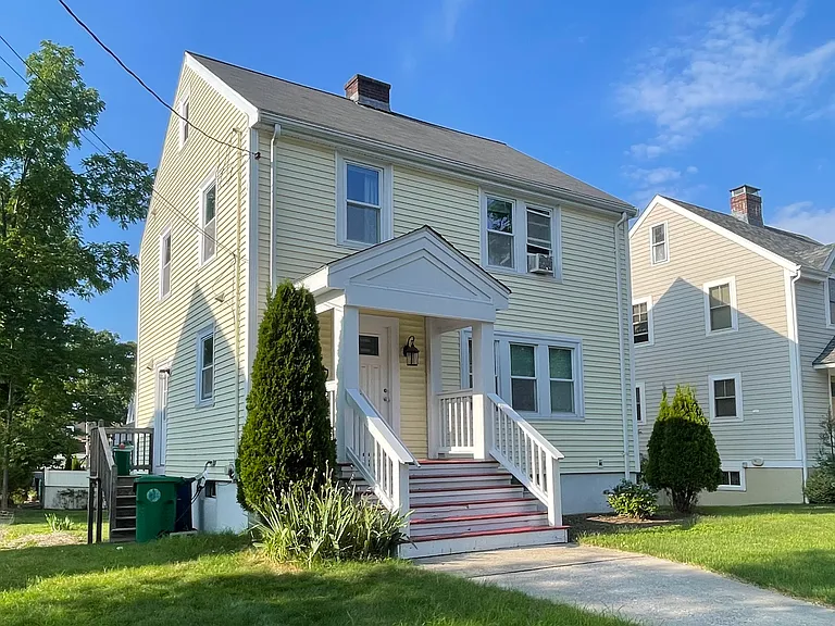 139 Oakdale Rd — Photo 1