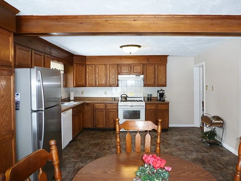 144 Hampden Rd — Photo 7
