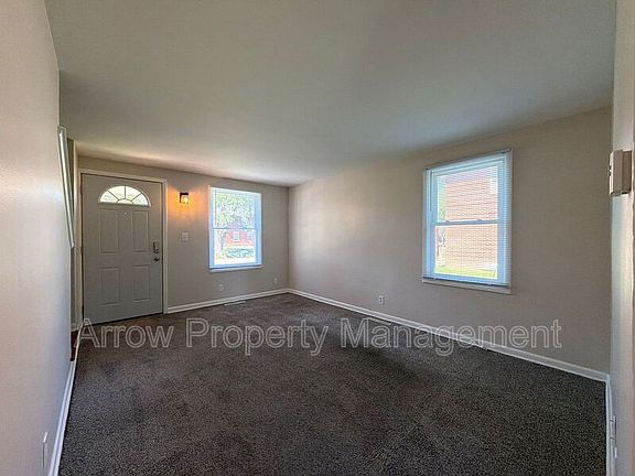 3rd image of 5447 Benton St