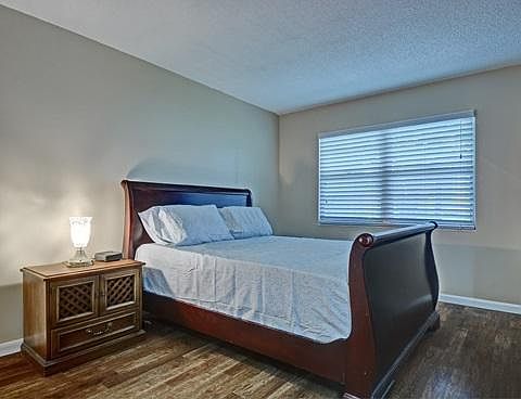 5th image of 402 Tilford S